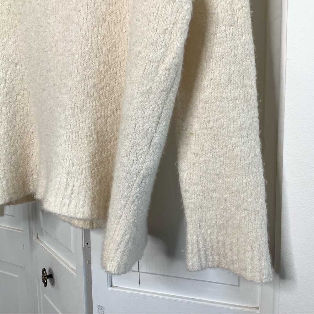 ❌SOLD❌ Ralph Lauren Collection Cashmere Silk Sweater - Picture 4 of 10